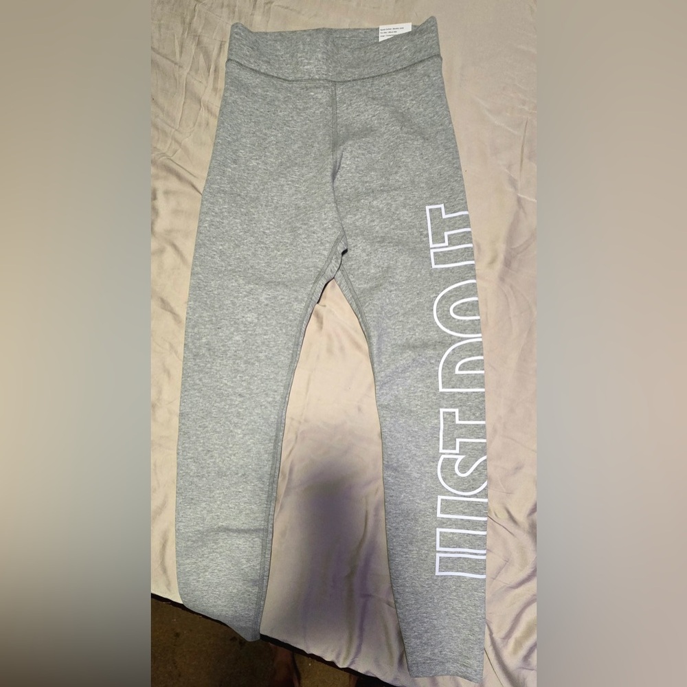 NIKE NWT - Gray Tight Fit High Rise Full Length ‘JUST DO IT.’ Leggings